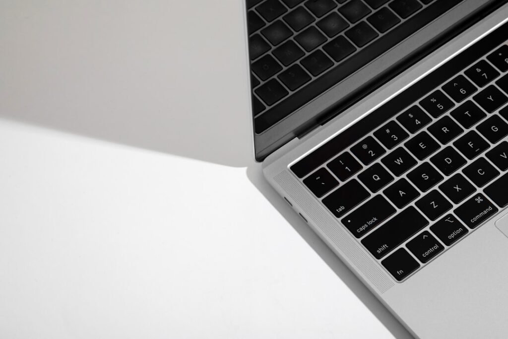 Laptop keyboard representing Windows 11 clipboard privacy